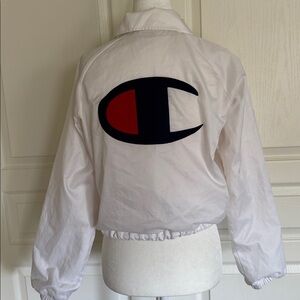 Champion Women’s White Cropped Jacket Size Small